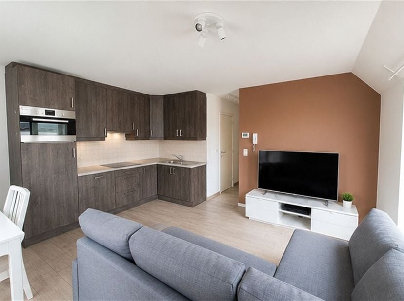 Appartement confortable proche de la gare de Berchem à louer !<br />
Situation : Cet appartement est situé au troisième et plus haut étage de l'immeub
