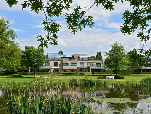                                        Gelijkvloers app. te koop in Maaseik, € 585.000
