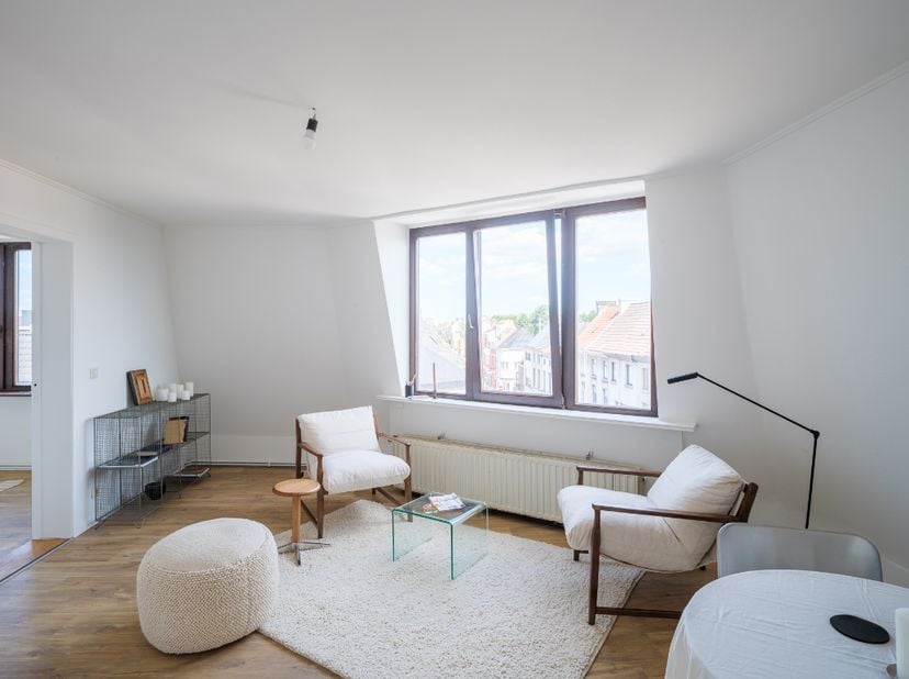 Lichtrijk&amp;nbsp;1 slpk appartement nabij het rozebroeken park<br />
<br />
Voor bezoekaanvragen, mail naar info@carloeggermont.be<br />
<br />
Dit lich