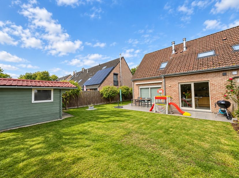 Huis te koop in Valeer Van Kerkhovestraat 30,
                    9940 Sleidinge