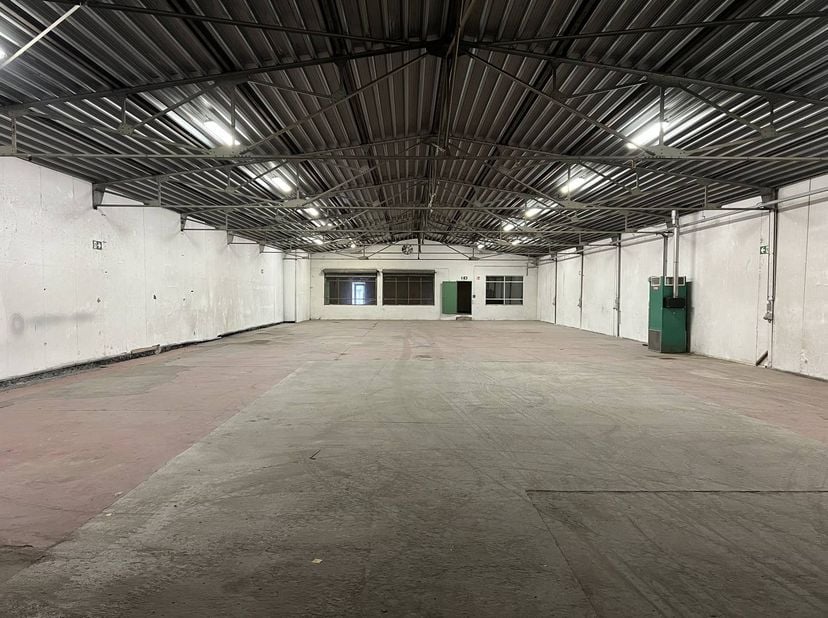 Bien professionnel à louer à Herderstraat 10 boîte G,
                    8700 Tielt