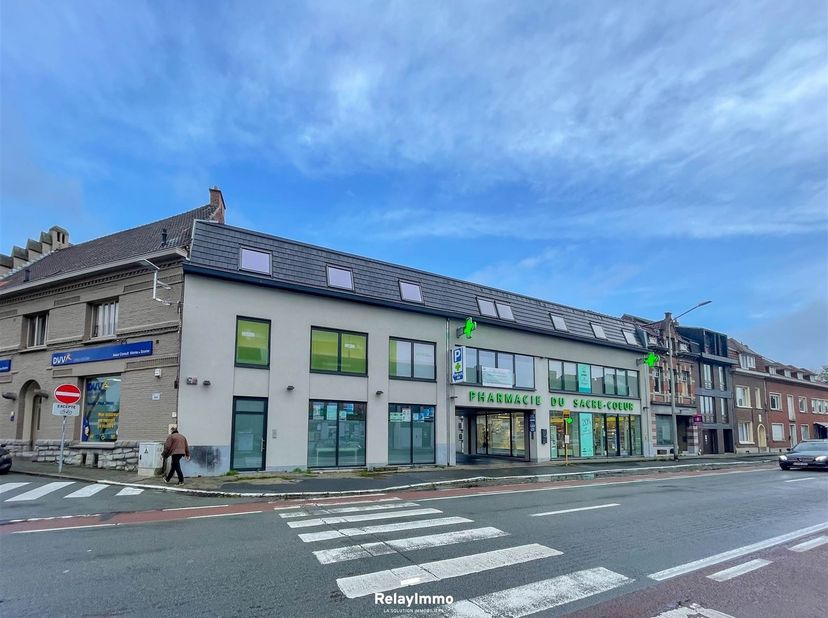Medische praktijk van 14 m² op een boogscheut van het centrum van Doornik!<br />
<br />
Op 2 minuten van het centrum van Doornik en snelwegverbindin