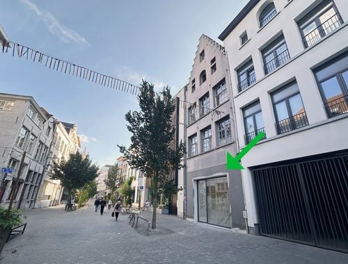                                         Bien commercial à louer à Antwerpen, € 1.650
