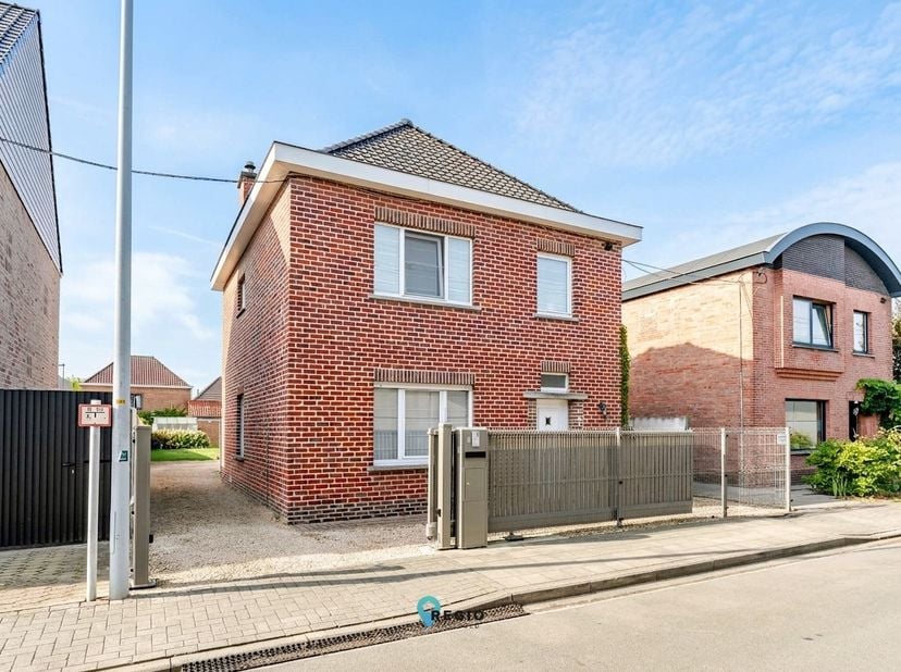 Huis te koop in Bekstraat 11,
                    9850 Landegem