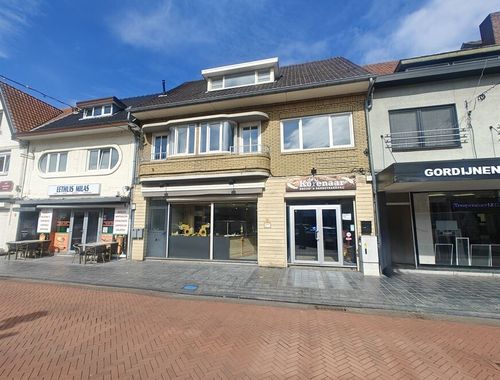                                         Bâtiment commercial à vendre à Eisden, € 320.000

