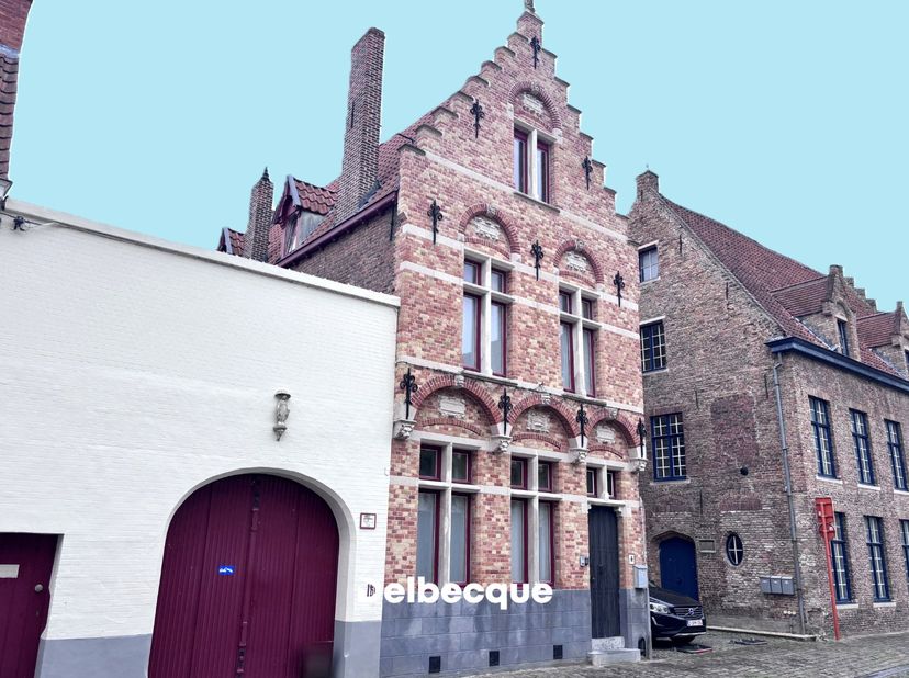 Huis te huur in Sint-Annakerkstraat 4,
                    8000 Brugge