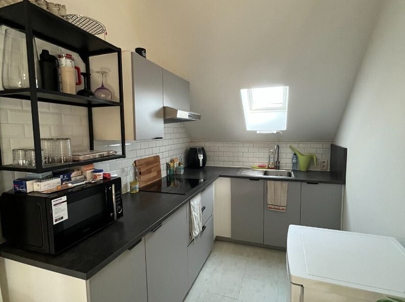 BEZOEKAANVRAGEN UITSLUITEND VIA MIJN HUURPROFIEL, KLIK OP DE CONTACTKNOP OM UW BEZOEK AAN TE VRAGEN Gezellig appartement met één slaapkamer te huur in