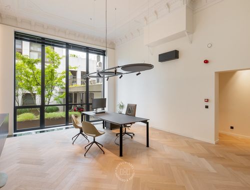                                         Bureaux à louer à Gent, € 2.850
