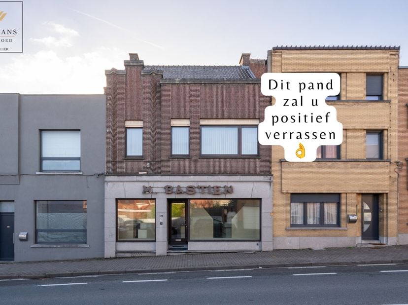 Kom zeker een bezoek brengen aan deze aanrader. De perfecte instapklare kwalitatieve woning voor een groot gezin.&amp;nbsp;<br />
Veel ingemaakte kasten,