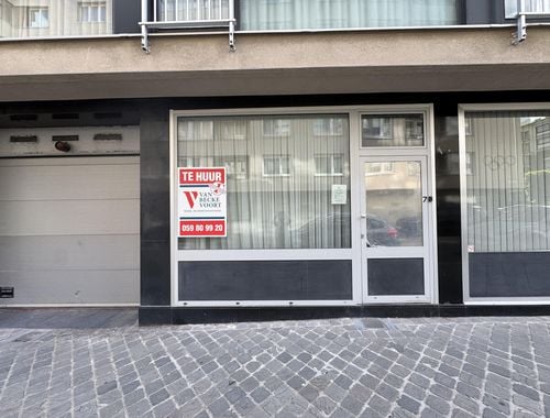                                         Handelsgelijkvloers te huur in Oostende, € 750
