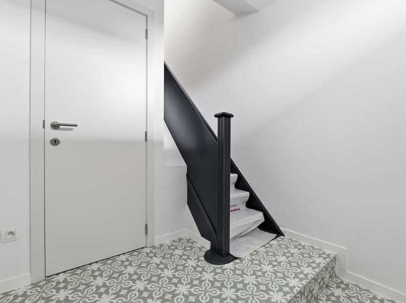 Deze moderne, volledig gerenoveerde woning, gelegen in Wilderen, biedt een stijlvolle en comfortabele woonervaring. De 3 zeer ruime slaapkamers, de ni