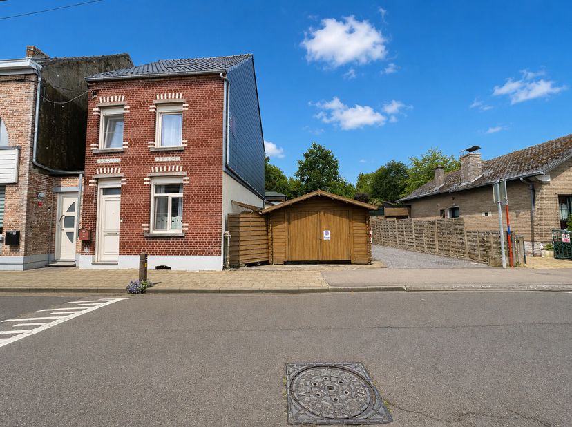 Au coeur de Tubize, découvrez cette charmante maison 3 façades qui vous séduira par son confort, sa proximité avec toutes les commodités et ses équipe