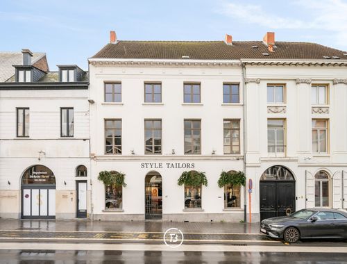                                         Handelszaak te koop in Aalst, € 695.000
