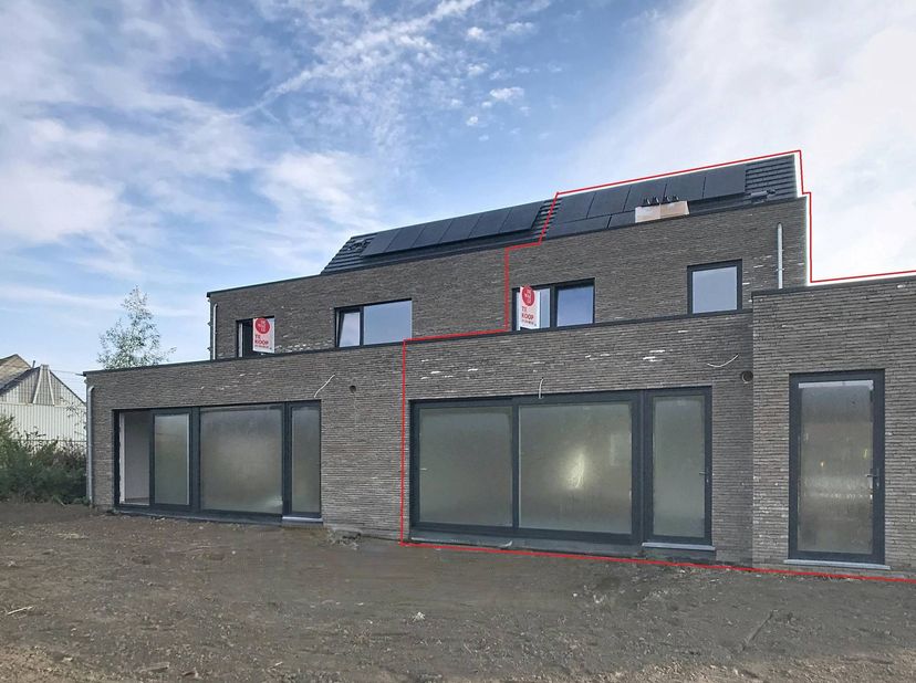 Huis te koop in Antwerpsesteenweg 360,
                    2070 Zwijndrecht