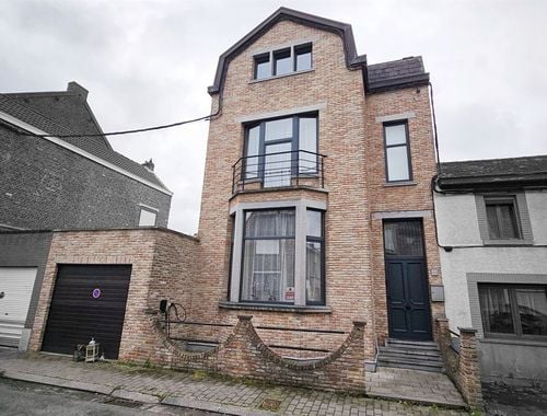                                         Eengezinswoning te koop in Paturages, € 220.000
