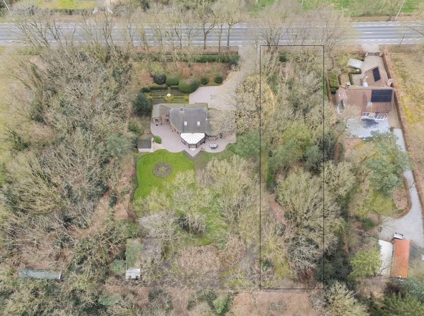 Bent u op zoek naar de ideale locatie om uw droomwoning te realiseren? <br />
Dan is deze prachtige bouwgrond voor open bebouwing aan de Bredabaan te