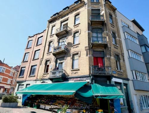                                         Appartement te koop in Laken, € 189.000
