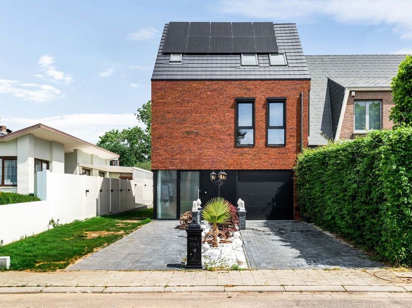 Energiezuinige gezinswoning met 250 m² woonoppervlakte en zicht op groen <br />
Op een rustige locatie in Puurs, met achteraan vrij uitzicht op natuur