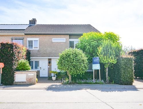                                         Bâtiment commercial à vendre à Torhout, € 349.000

