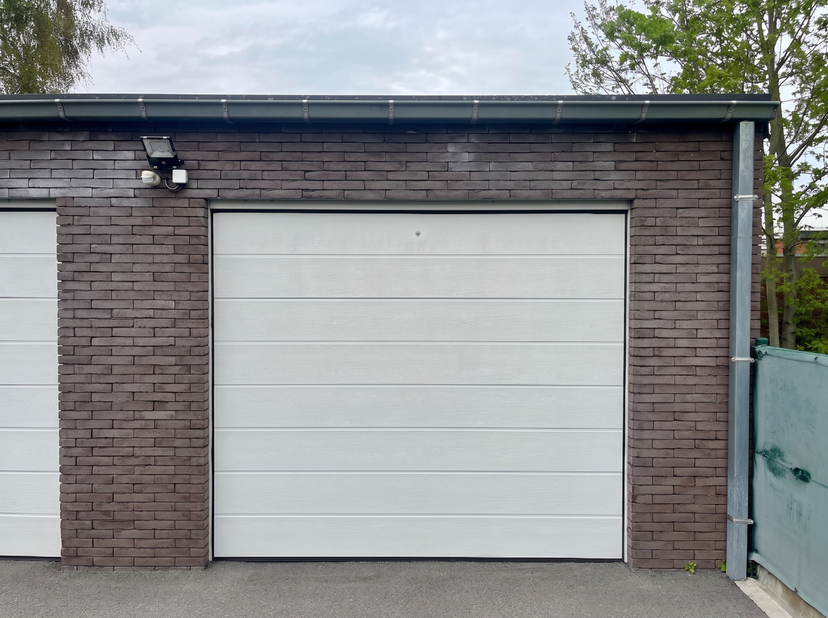 Voor wie op zoek is naar een veilige parkeerplaats of bergruimte in centrum Waregem!<br />
<br />
In de residentie Cosy Brown, gelegen nabij het centr