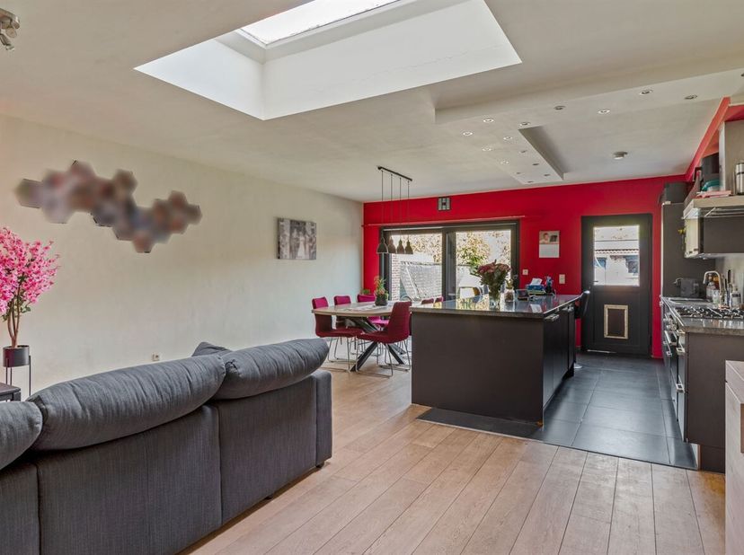Ruime en energiezuinige gezinswoning met 4 slaapkamers, tuin en garage te koop <br />
Deze gezinswoning is gelegen aan de Heislagsebaan 56 te Brasscha