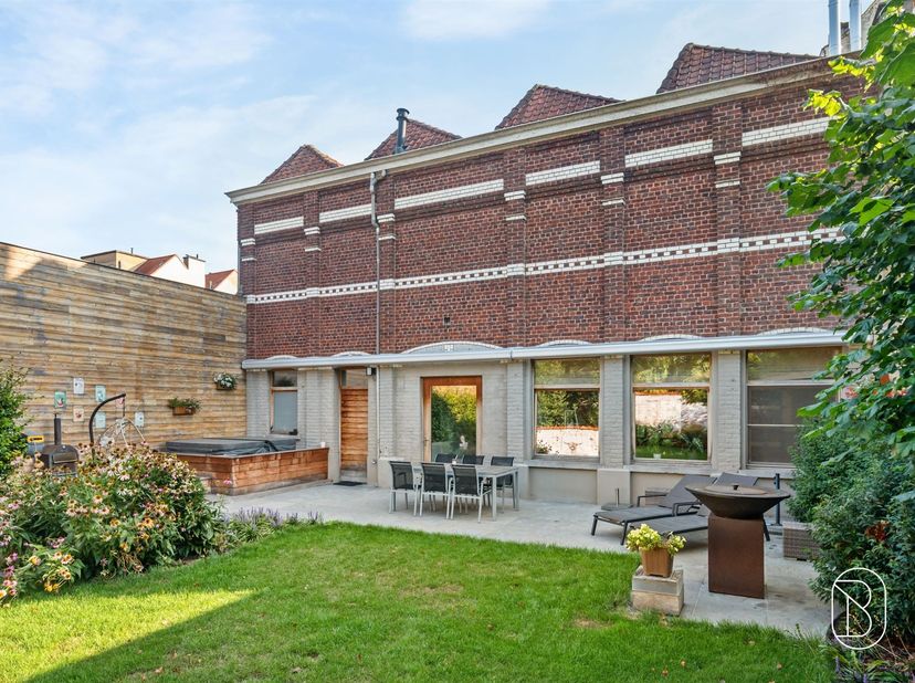 Huis te koop in wijnstraat 42-44,
                    9600 Ronse