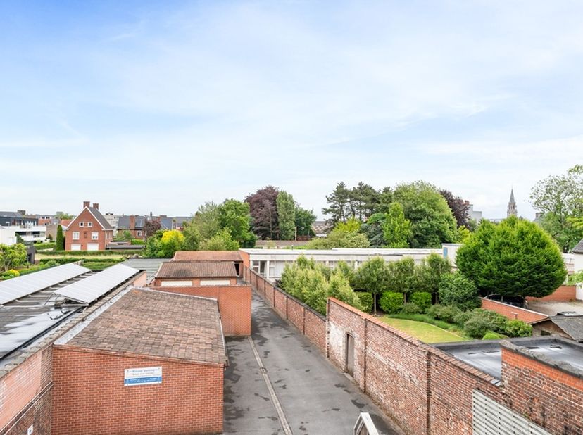 Garage te koop in Noordstraat 152,
                    8800 Roeselare