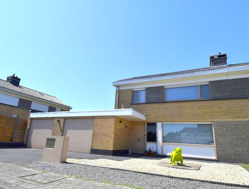                                         Maison à vendre à Beveren-Leie, € 325.000
