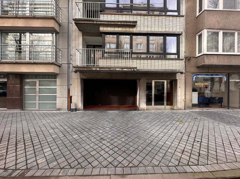 Garage à vendre
                    à 8400 Oostende