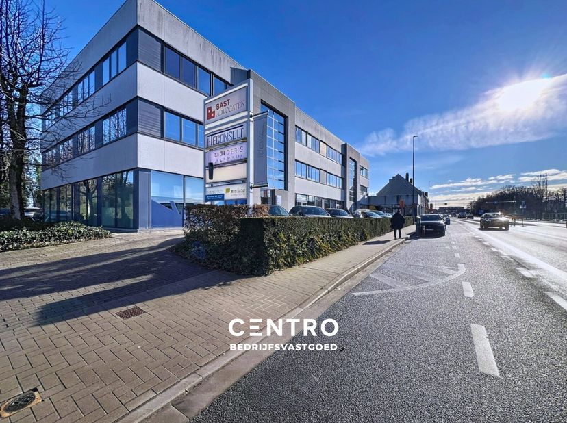 Bien professionnel à louer
                    à 8500 Kortrijk