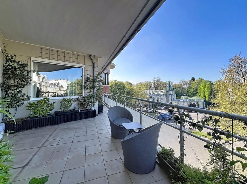 Montgomery - Woluwé Saint Pierre - Barnes Brussels nodigt u uit om dit bijzonder mooie appartement met een hart te ontdekken, met uitzicht op het Stoc