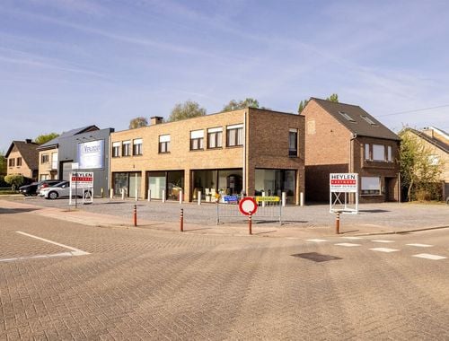                                         Bien commercial avec habitation à vendre à Putte, € 445.000

