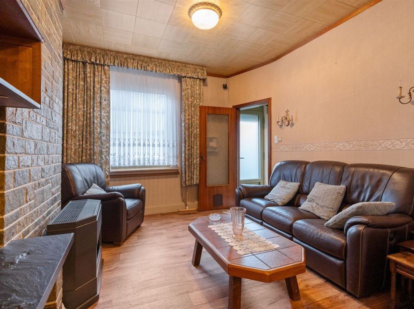 Totaal te renoveren arbeiderswoning in autoloze steeg<br />
 Ligging: Ontdek dit gezellig huisje in de Joannasteeg, een doodlopende en gezellige op ee