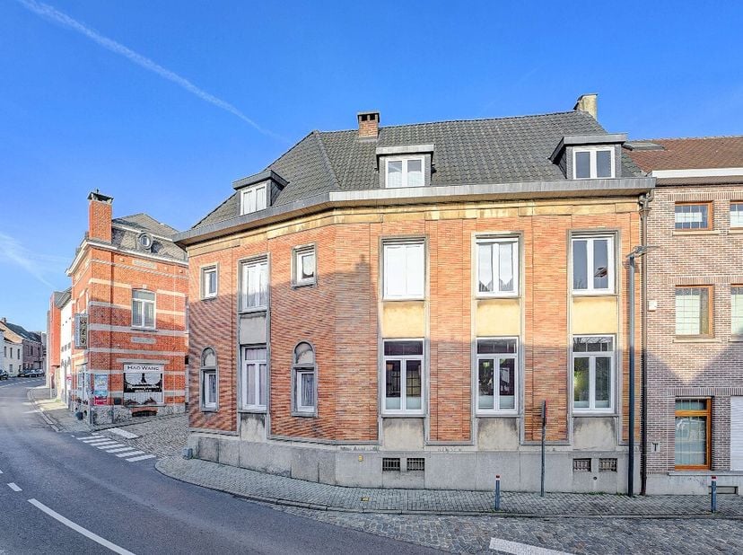 [[ DIT PAND NEEMT DEEL AAN DE ERA OPEN HUIZEN DAG OP 13/6 VAN 11:00 TOT 12:00 ]]Te koop: ruime woning met veel potentieel in het centrum van Overijse!