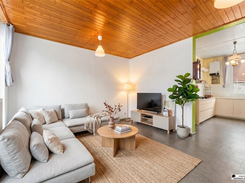 Situé dans la Vrijheidsstraat à Blankenberge, cet appartement en duplex bénéficie d'un emplacement exceptionnel. Vous vivrez ici en plein centre-ville