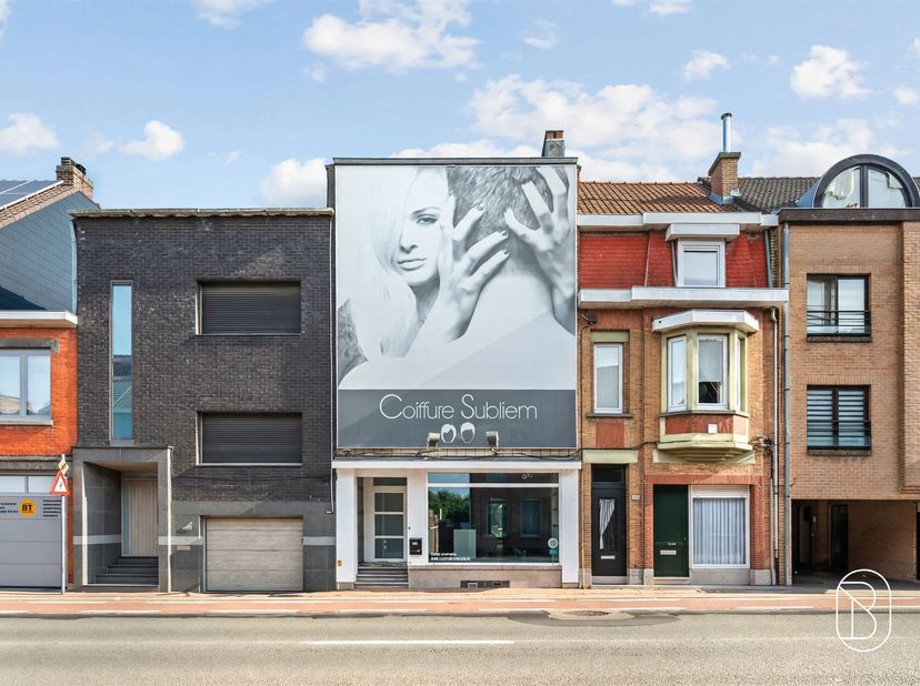 Bien professionnel à vendre à Kortrijkstraat 296,
                    8930 Menen