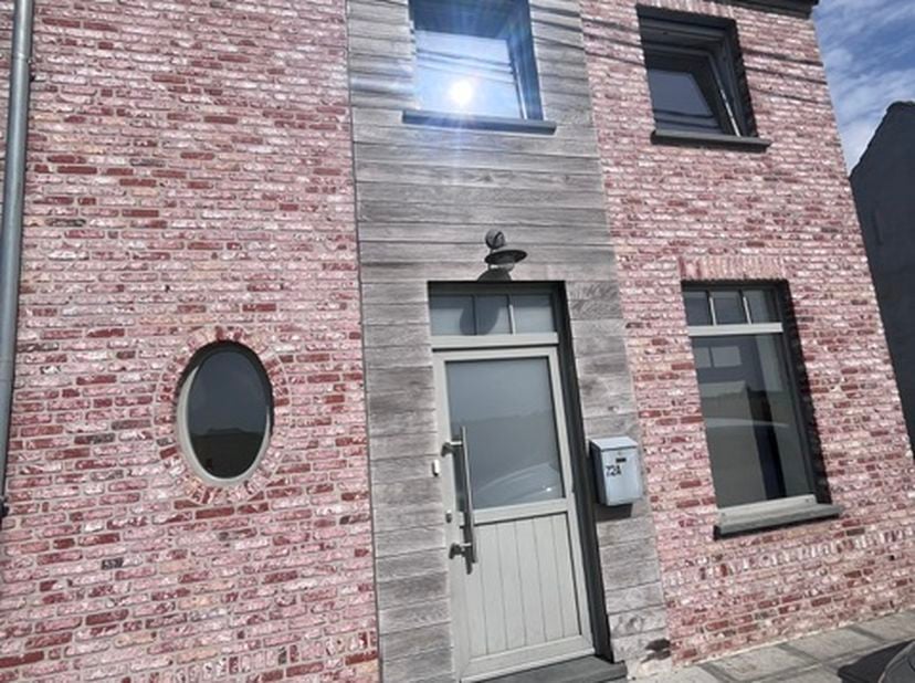 Nieuwbouwwoning te huur in Watou – onmiddellijk beschikbaar<br />
Energiezuinige nieuwbouwwoning met gunstig EPC-label, gelegen in een rustige omgevin