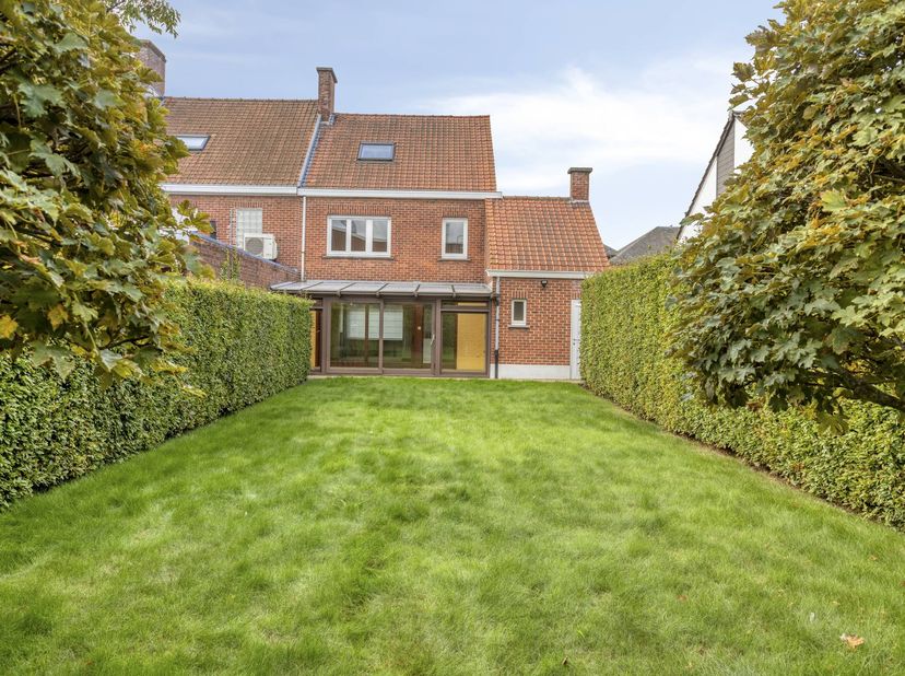 Huis te koop in Oostnieuwkerksesteenweg 60,
                    8800 Roeselare