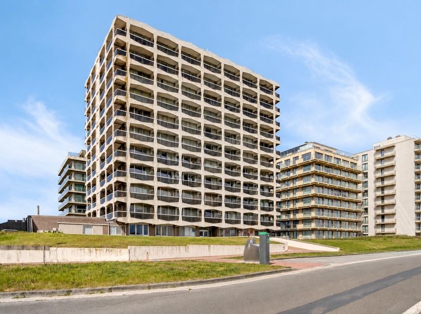 Appartement te koop in Dynastielaan 34 bus 001,
                    8660 De Panne