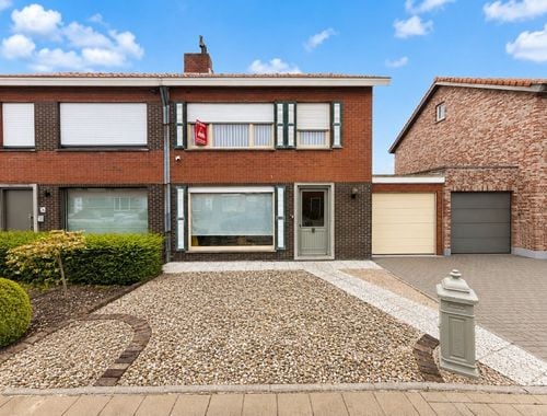                                         Maison à vendre à Moorslede, € 180.000
