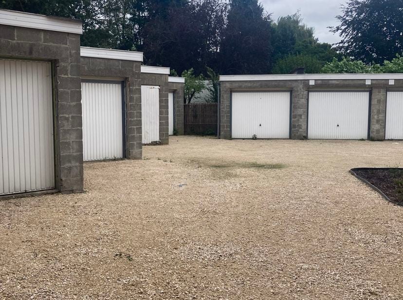 Een bezoekmoment aanvragen kan via onze website: https://www.vicusvastgoed.be/aanbod?prefilter=huren<br />
Ga naar de respectievelijke garage en klik