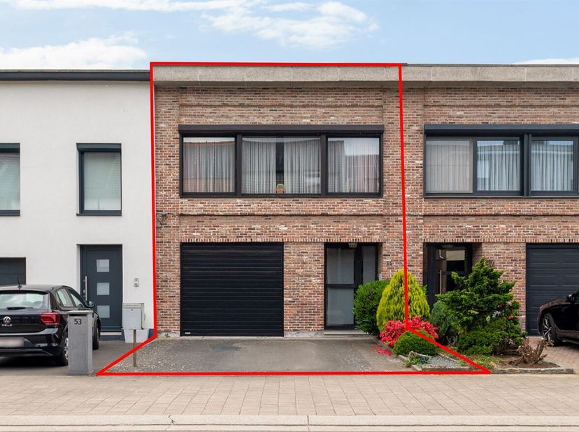 Op te frissen woning met 2 slpks in rustige straat!<br />
Deze charmante en goed onderhouden woning bevindt zich in een bijzonder rustige straat met a