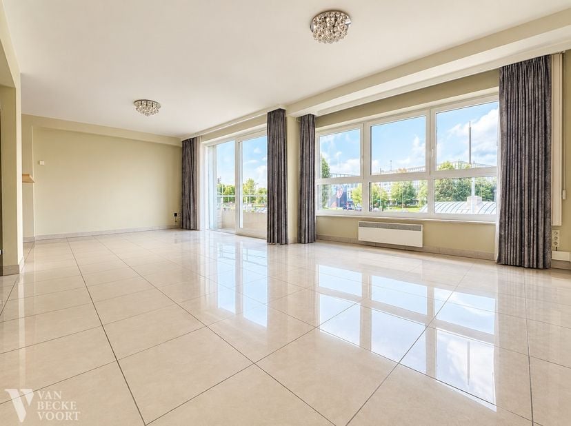 Appartement te koop in Hendrik Serruyslaan 76 bus 0102,
                    8400 Oostende