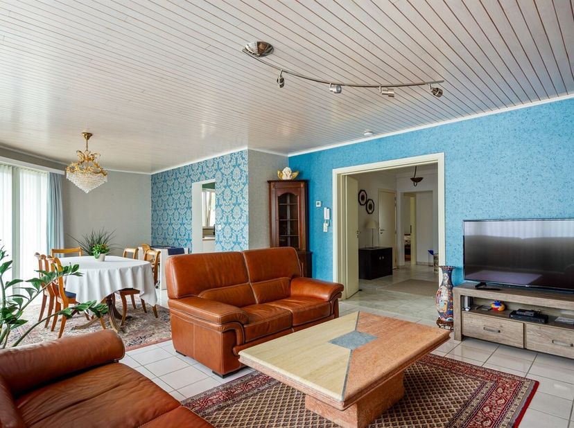 Appartement met 2 slaapkamers en garagebox in kleinschalig gebouw te Sint-Niklaas!<br />
Dit ruime appartement is gelegen in de Driegaaienstraat in Si