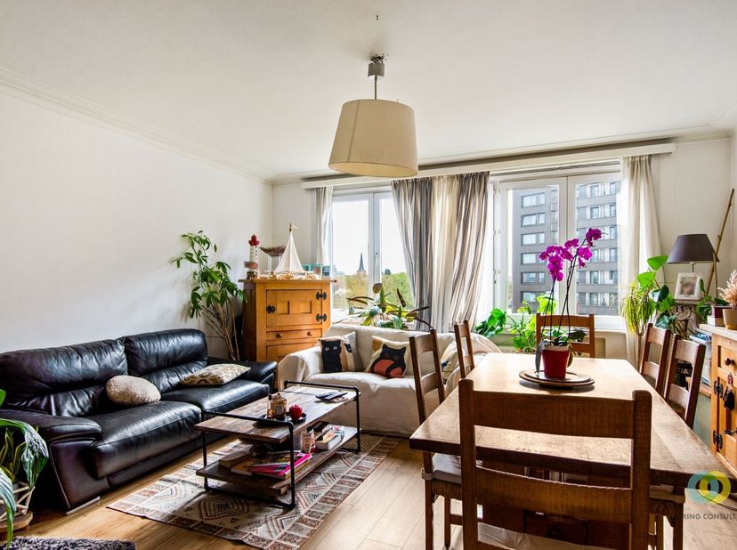 Gelegen in een aangename en residentiële buurt in Jette, geniet dit appartement van een uitstekende ligging met tal van groene ruimtes en voorzieninge