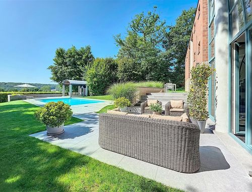                                        Woning te koop in Presles, € 990.000

