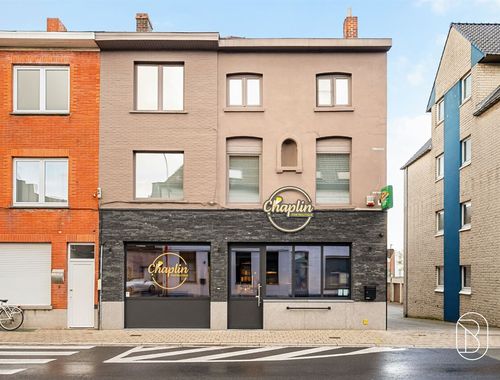                                         Handelspand met woonst te koop in Zwevegem, € 430.000
