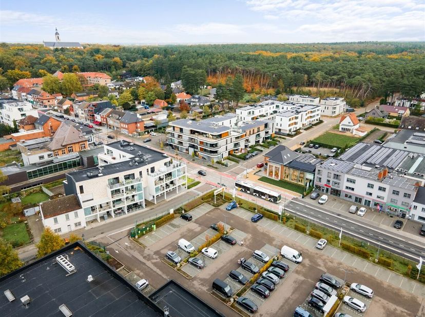 Journée portes ouvertes le samedi 14 mars de 12h30 à 13h30<br />
Immeuble commercial de 134 m² à aménager dans le centre d'Averbode, le long de la Wes