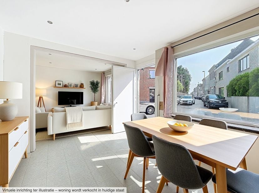 Ligging<br />
Deze deels te renoveren woning bevindt zich op wandelafstand van het bruisende centrum van Gavere. Dankzij de vlotte verbinding met de a