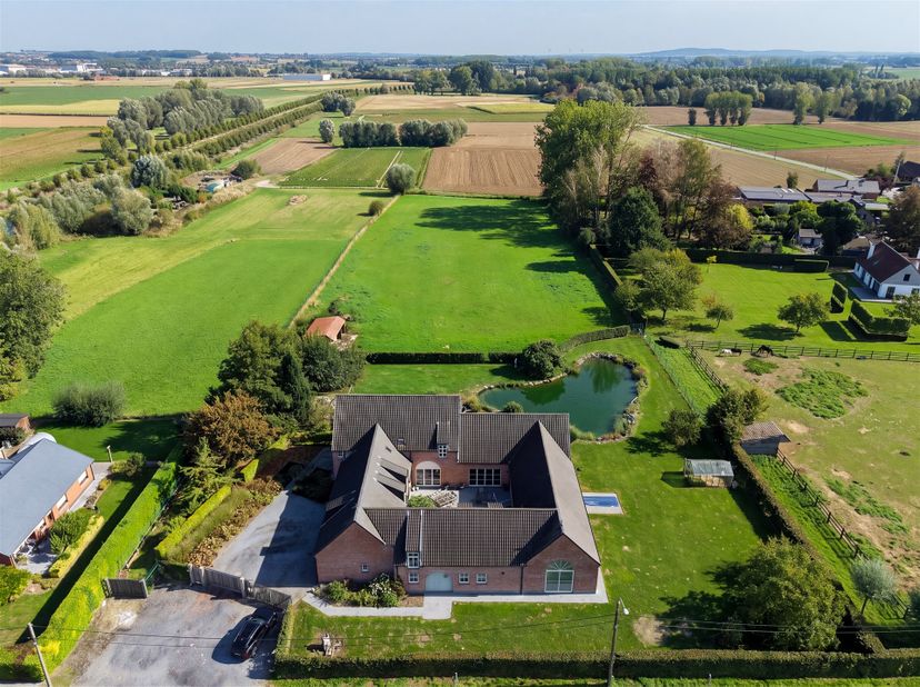 Huis te koop in ,
                    7730 Quiévrain